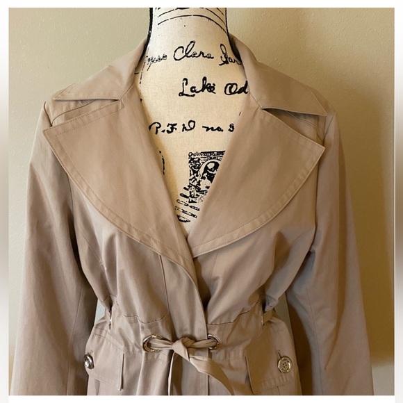 MICHAEL Michael Kors Raincoat Size Medium - Picture 9 of 9